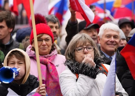    "Фашисты": скандировали чехи в адрес украинцев на митинге в Праге