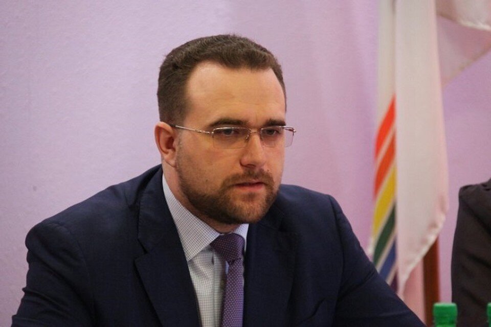     Добро на одну из незаконных многомиллионных субсидий дал экс-замминистра Минвостокразвития Александр Крутиков.  Правительство ЕАО