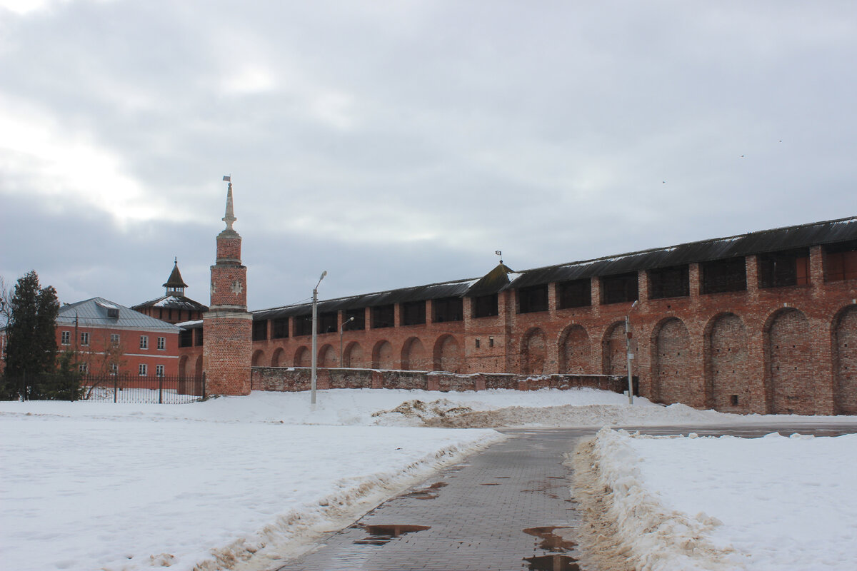 Город Коломна Кремль Крестовоздвиженский собор