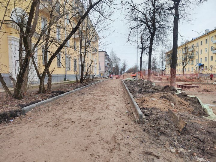     Обустройство тротуаров началось на улице Яна Фабрициуса / Фото: Светлана Пикалева