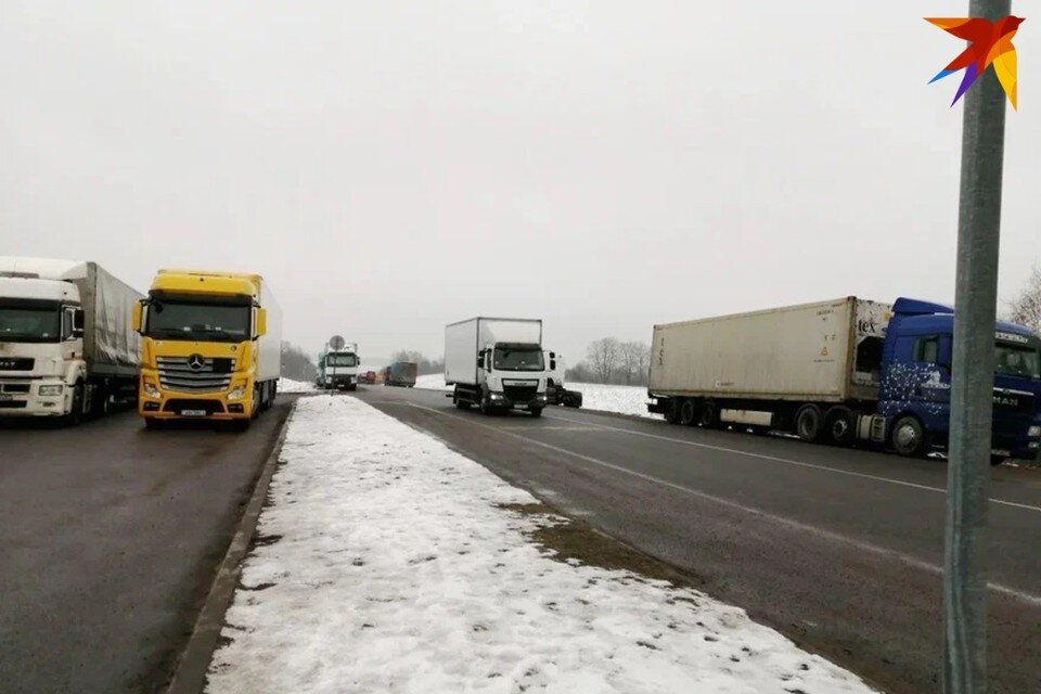     В Госпогранкомитете сообщили, что более двух тысяч грузовиков ожидают въезд в страны ЕС. Снимок используется в качестве иллюстрации. Фото: архив «КП»