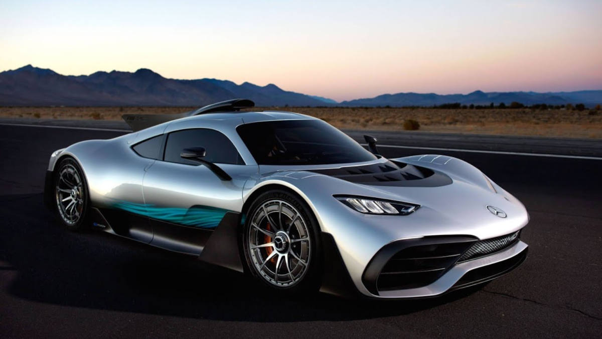 Мерседес суперкар. Гиперкар Mercedes-AMG one. 2021 Mercedes-AMG Project one. Mercedes AMG one 2021. Мерседес гиперкар 2020.