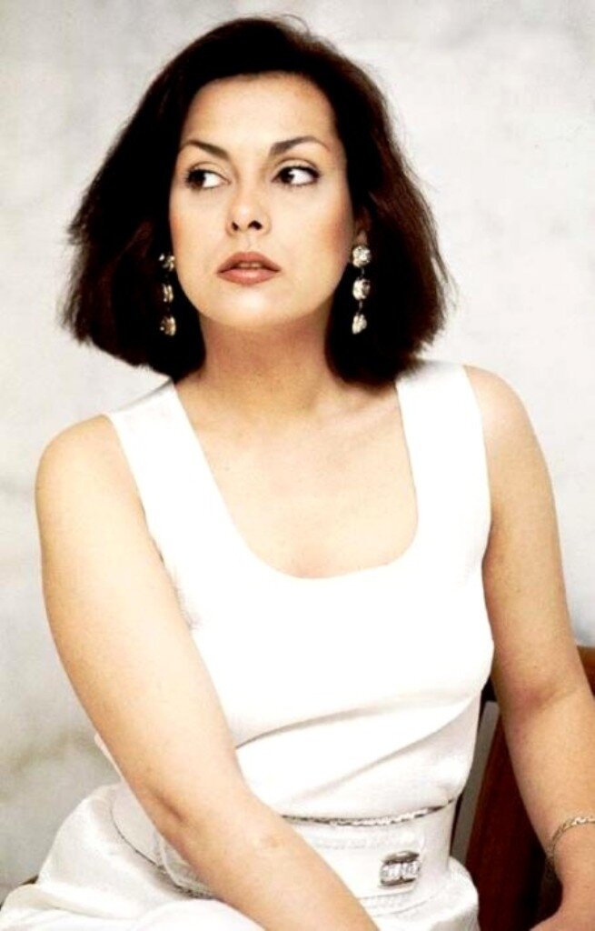 актриса айдан шенер. айдан шенер. айдан шенер 2021. айдан шенер сейчас. актриса айдан шенер.