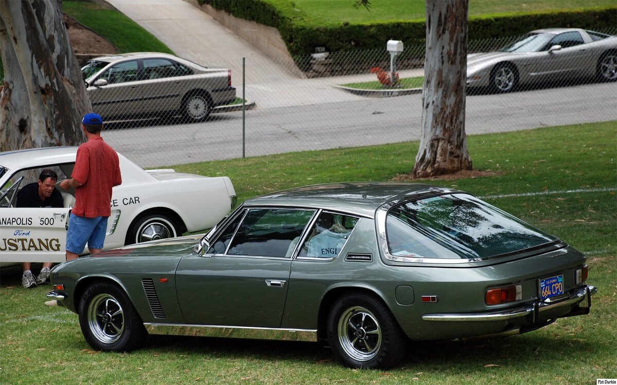 Jensen Interceptor седан