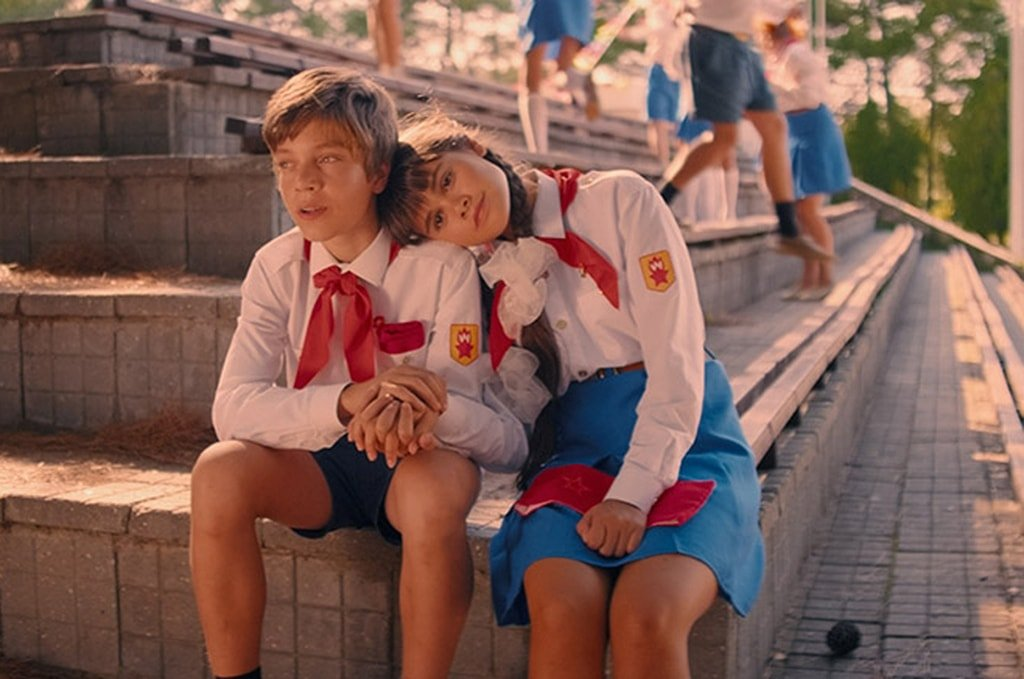 Порой детская влюбленность перерастала в настоящую, взрослую любовь и люди женились и даже жили вместе до самой старости!