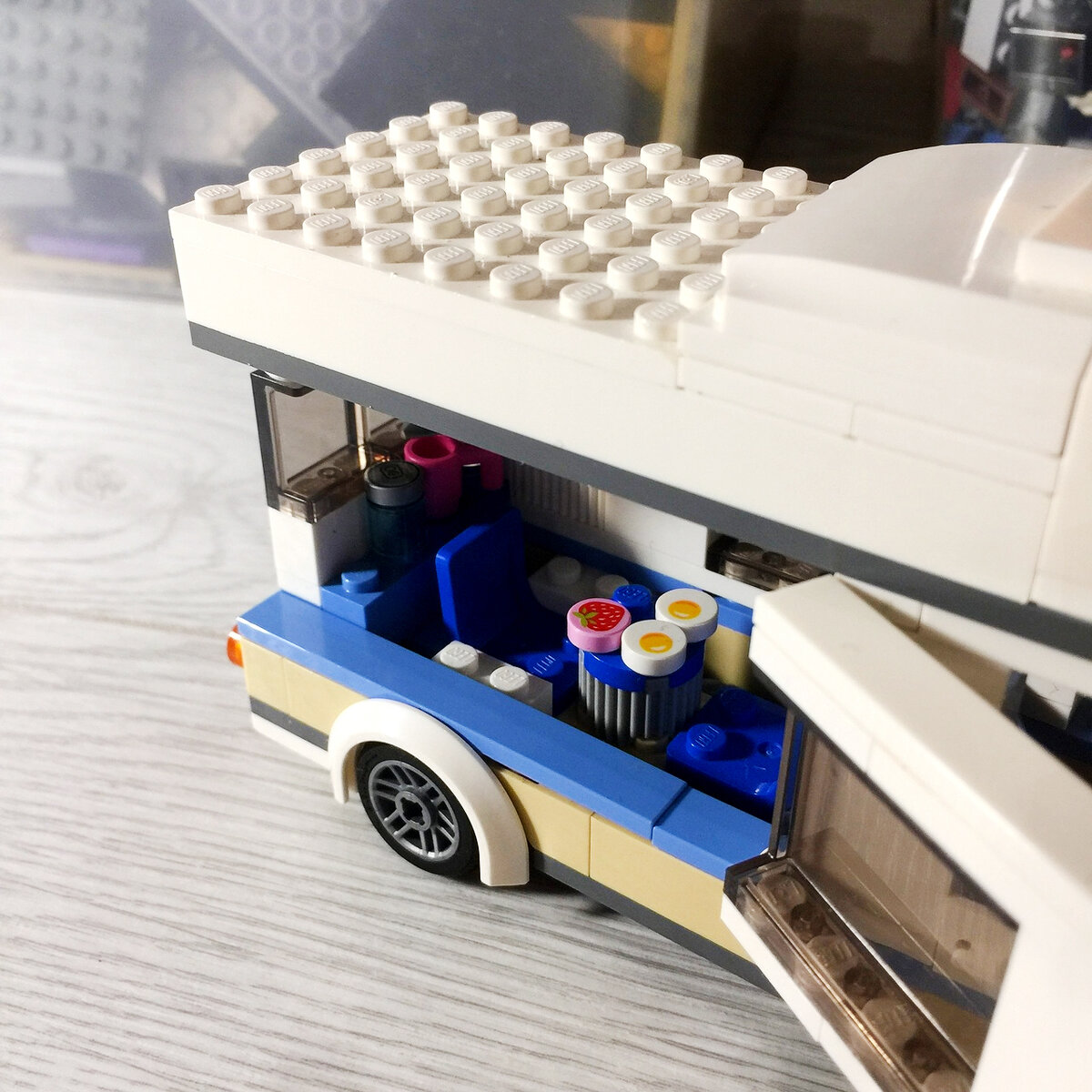 Красивые фото конструктора из наборов нашего сына. И таких фото можно делать 1000 в день