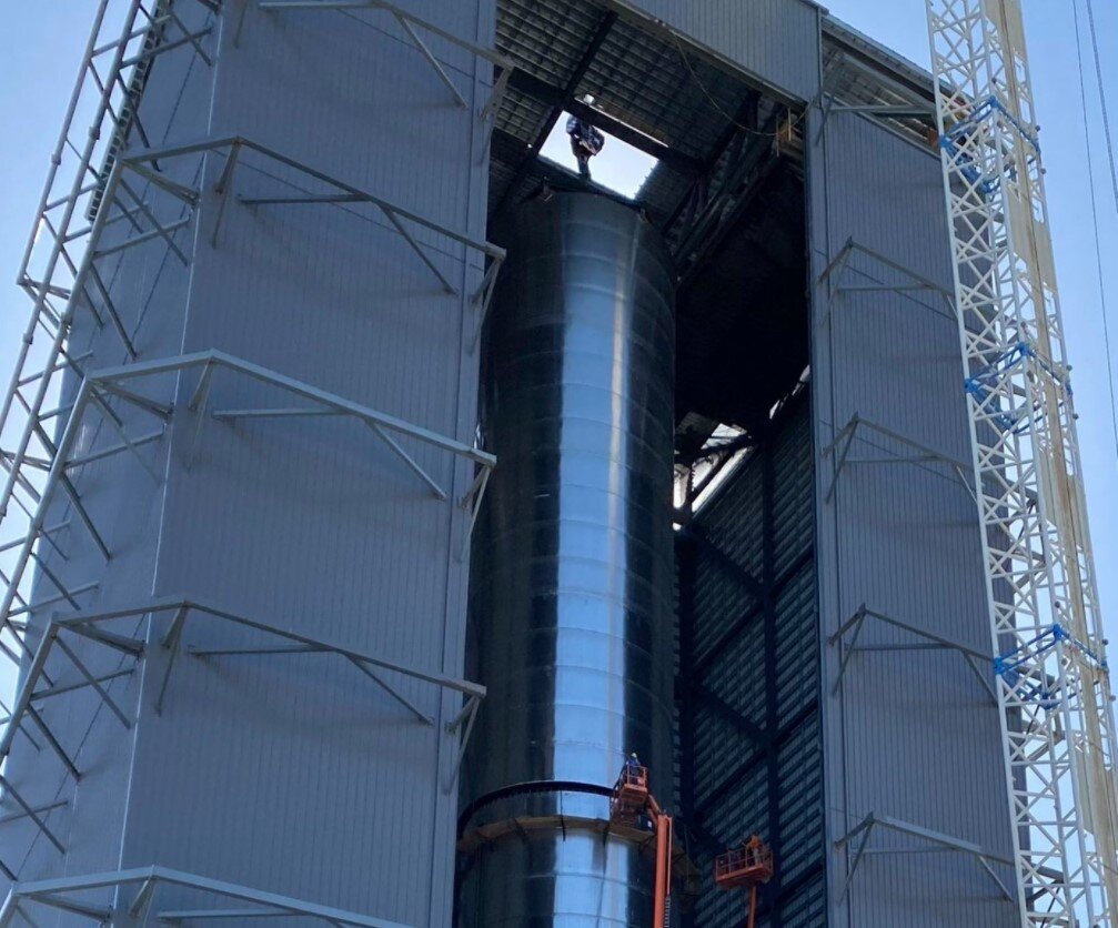 First Super Heavy Booster / © Elon Musk
