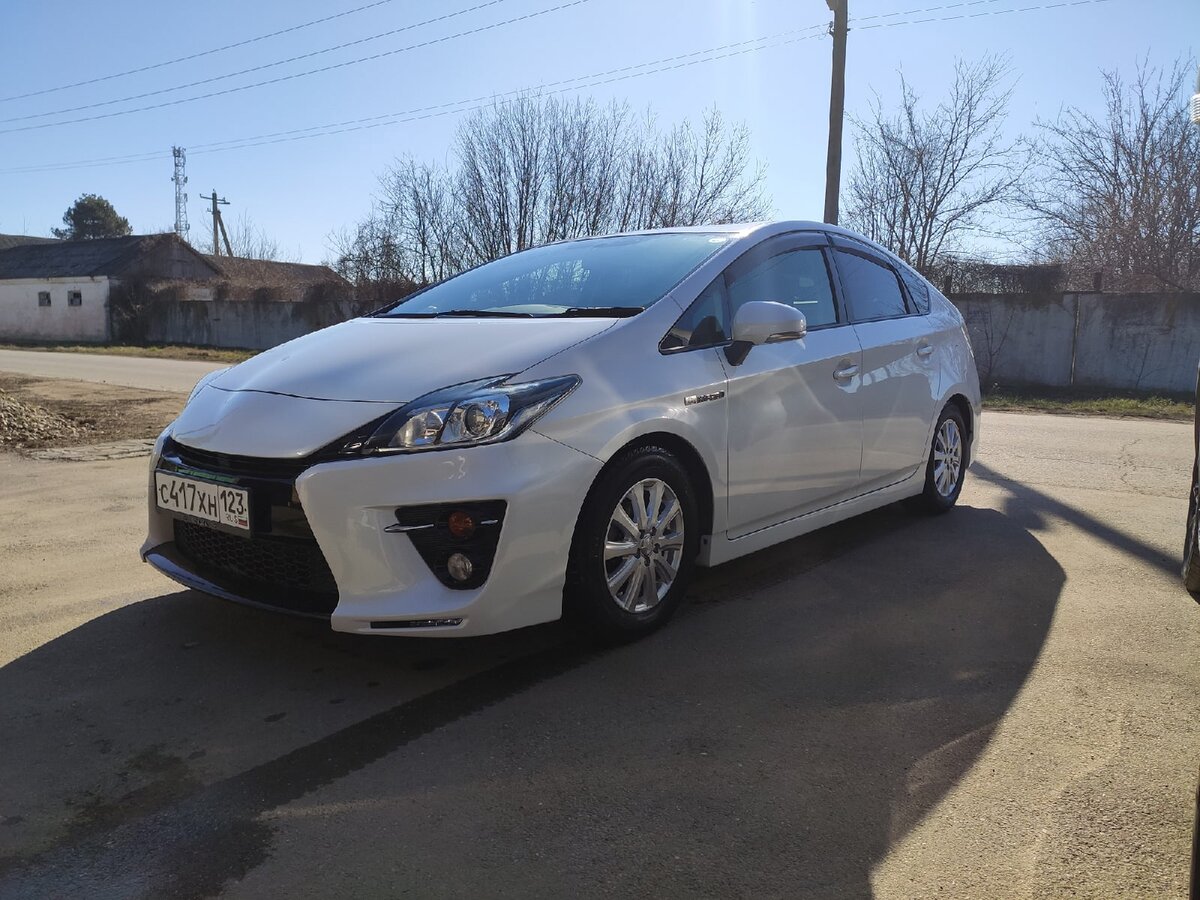 Почему люди боятся покупать гибрид? Личный опыт эксплуатации toyota prius  2014 года в комплектации G sport. | ТО Фотомастер | Дзен