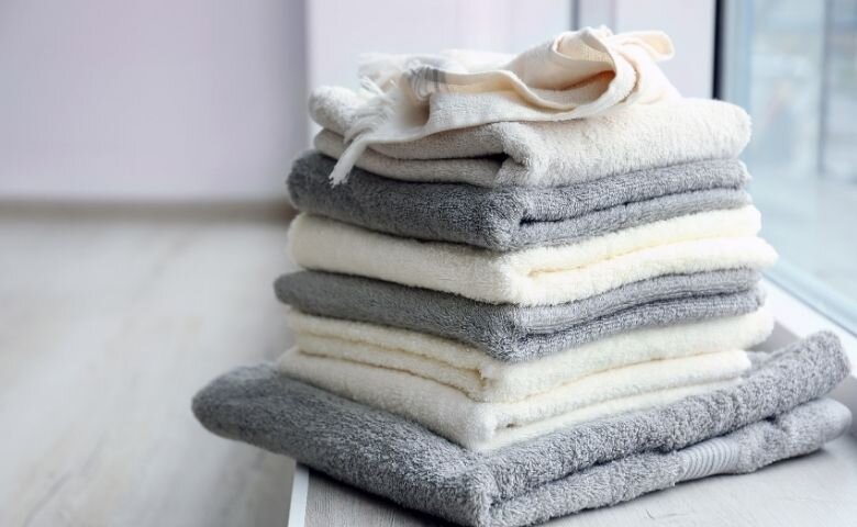 Использование подоконника как дополнительную полку (источник: https://www.canva.com/)