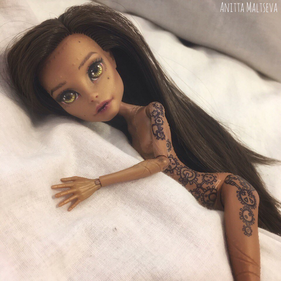 Татуировки для этой девочки нарисовал мой младший брат