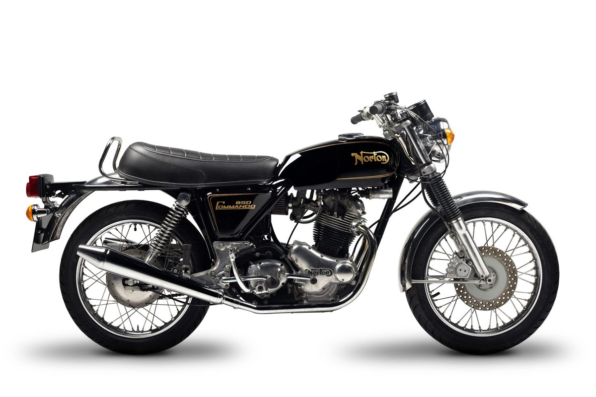 Norton Commando 1973 года - любимый мотоцикл Киану Ривза.