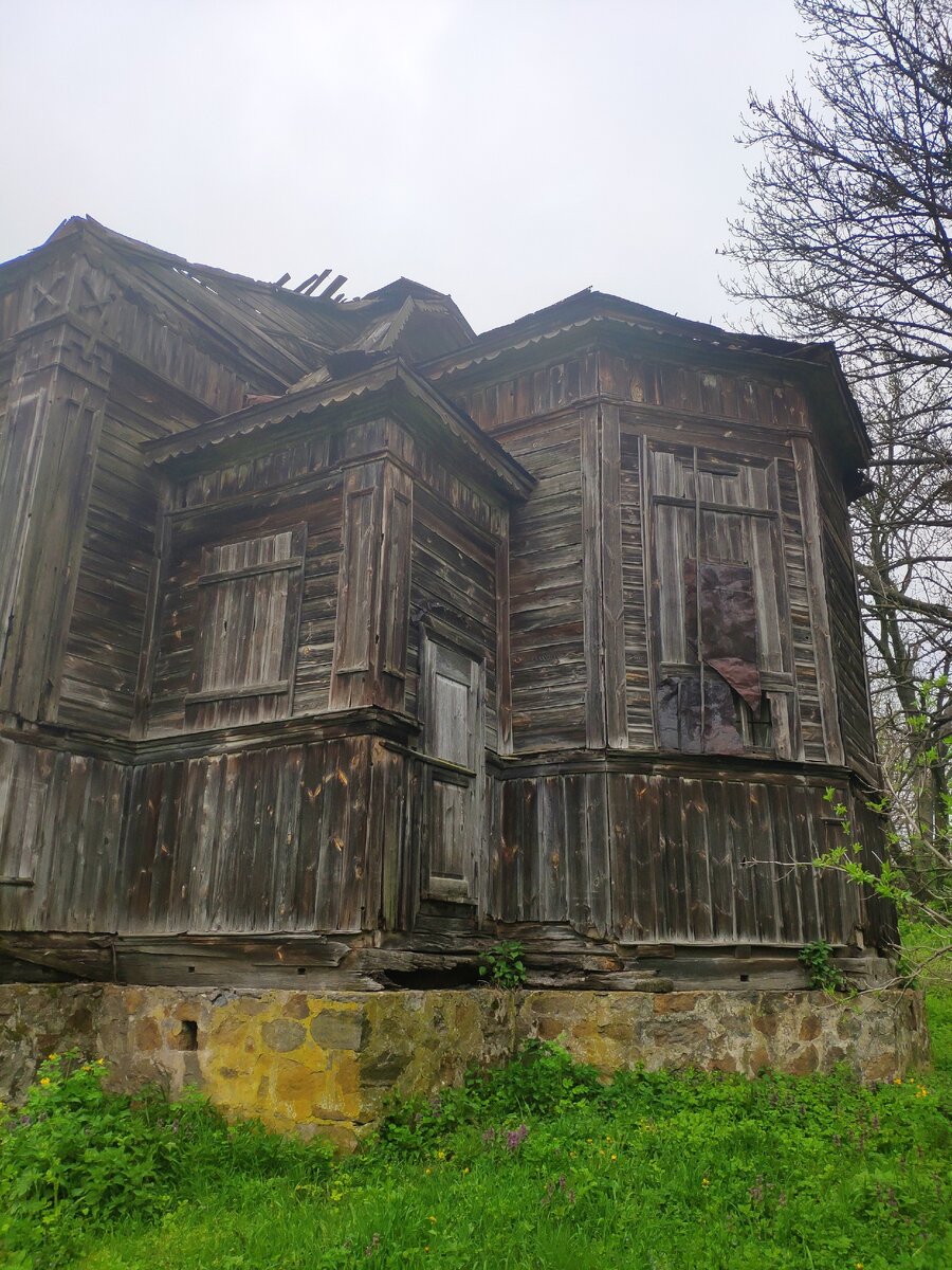 Алтарная часть храма