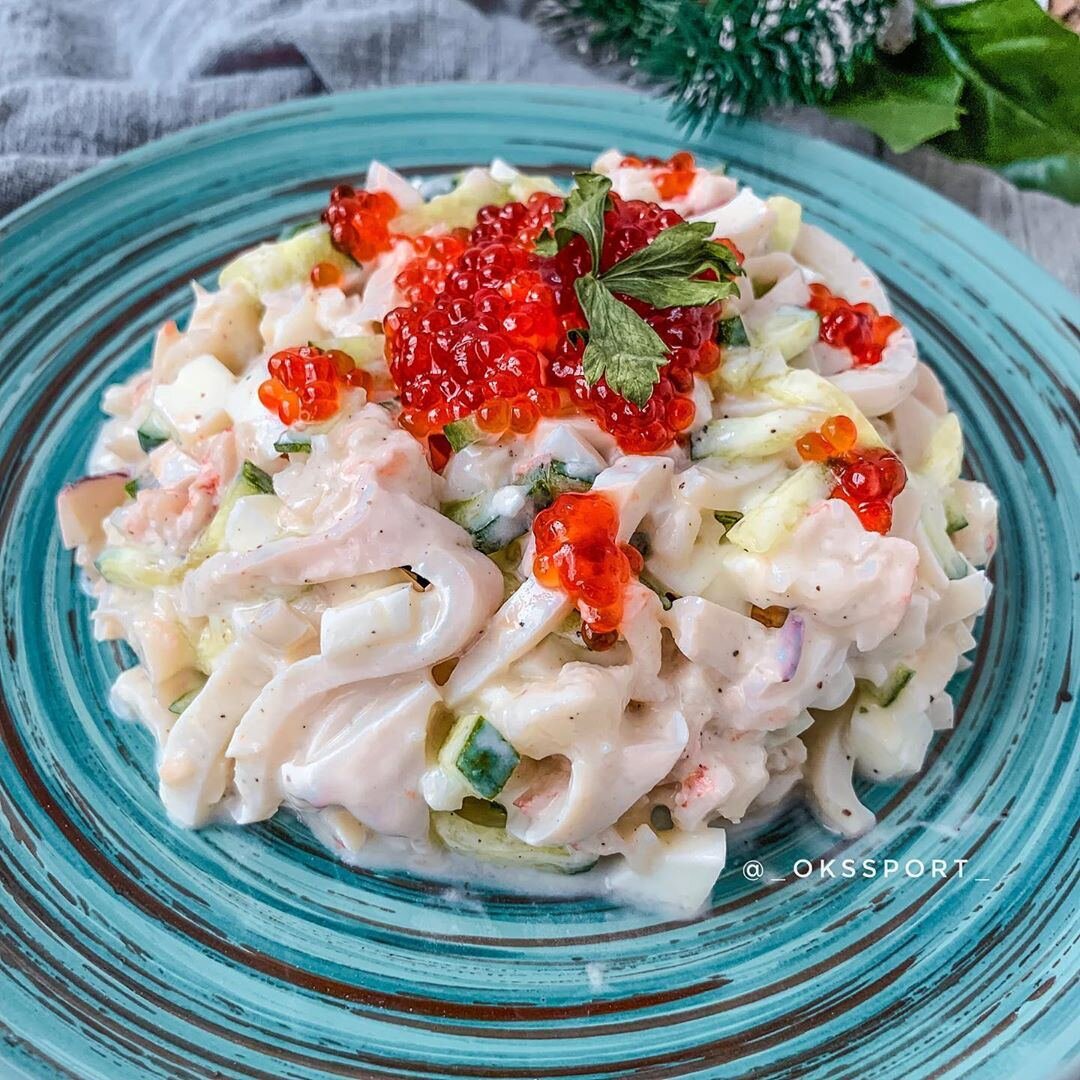 Кальмаровый салат классический рецепт с фото пошагово