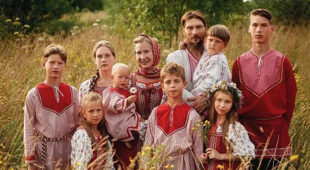 Дружная семья