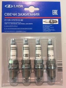 Многие владельцы автомобиля лада веста CNG встречаются с проблемой не ровной работой двигателя на холостых оборотах , подергиванием автомобиля при движении или наборе скорости и плохой динамики автомобиля на газу . Виной данной проблемы часто возникает неисправная система зажигания двигателя .В данном материале я приведу рекомендуемые и проверенные к использованию катушки и свечи зажигания для автомобиля лада веста снг . Свечи зажигания в упаковке LADA Dеталь Рекомендуемы интервал замены данных свечей при эксплуатации на природном газе раз в 15000km 
Артикул   АУ17ДВРМ  Католожный номер 21120370701086 