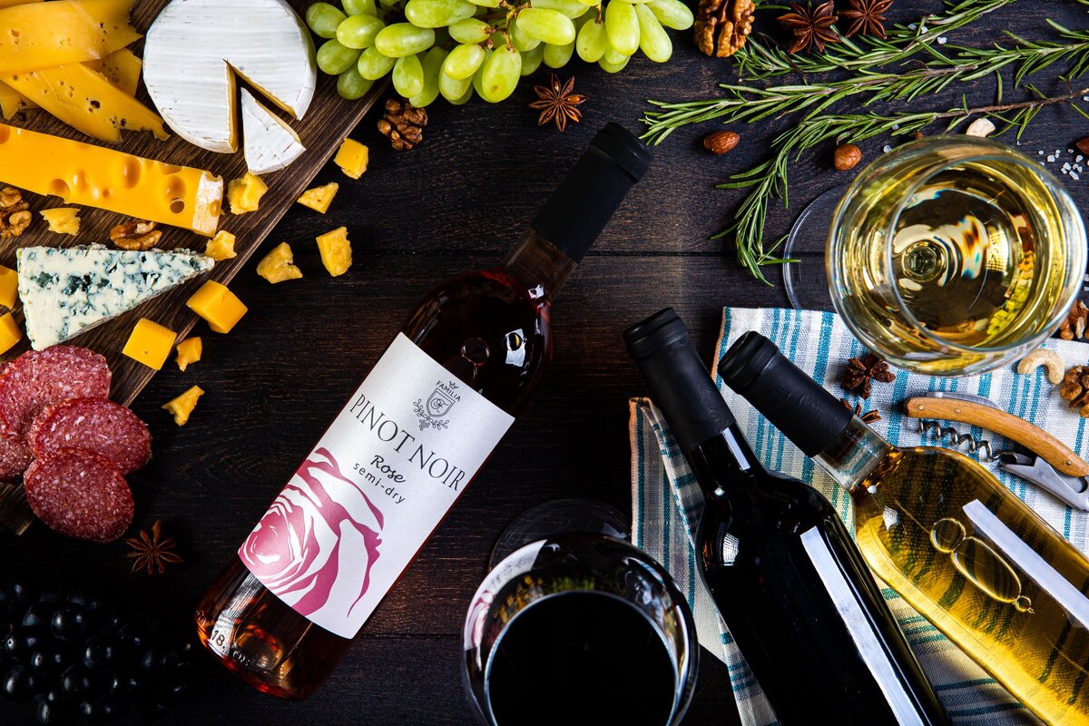 Розовое тихое вино «Pinot Noir» от Минского завода игристых вин