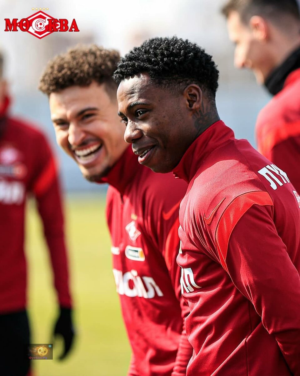 Ларссон (слева) с другим весельчаком Промесом;)