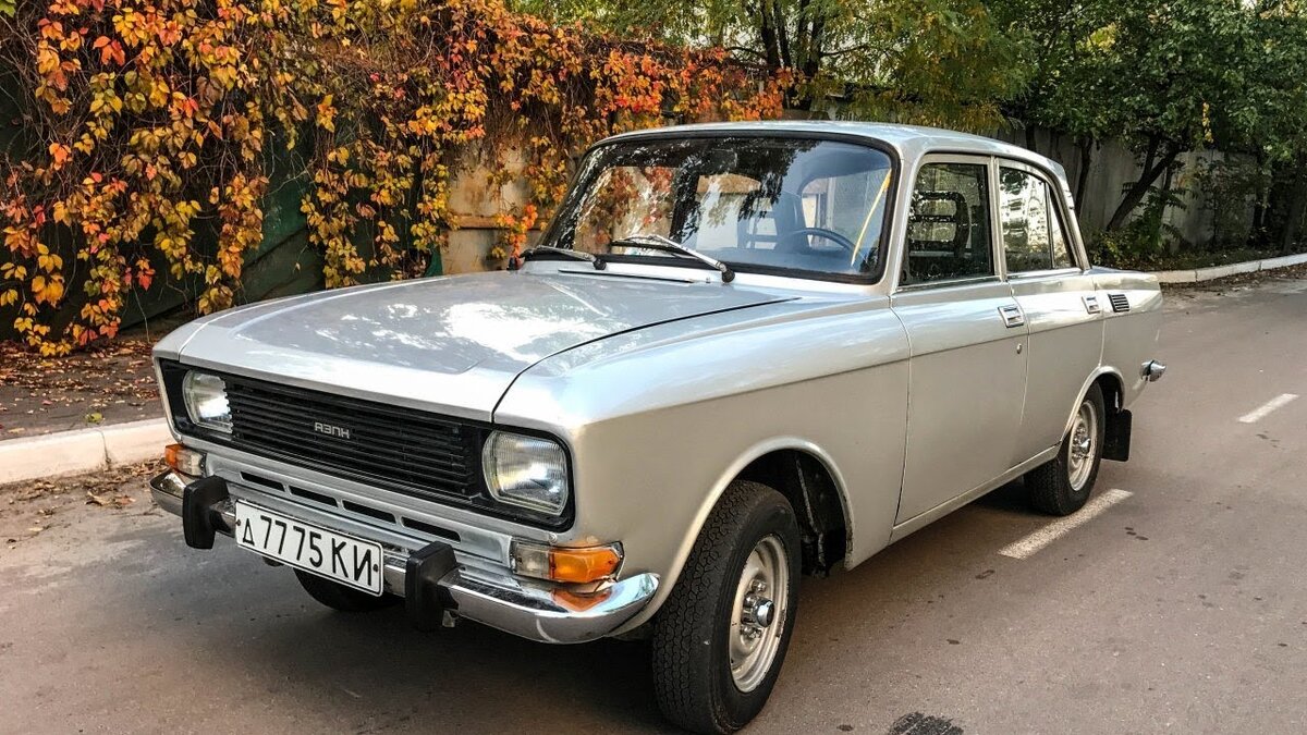 На конец 80-х "Москвич" передовой завод страны на той же ступени, что и "ВАЗ". 2140 собрал огромный тираж и был куда доступнее "классики" от "ВАЗ-а". Но надо было идти дальше, поэтому "Москвич" выпускает модель 2141 и готовит седан 2142 (Фото взято из Google)