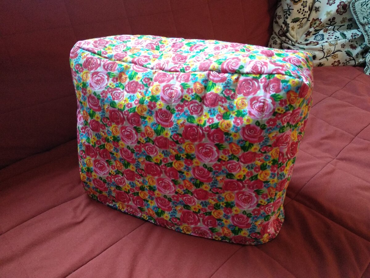 Так выглядит мой чехол в розовом цвете. (один вариант трансформации). Фотографировала все мои.