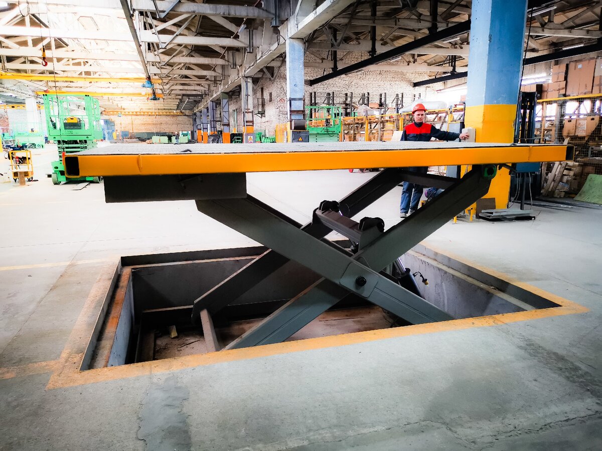 Подъемный стол