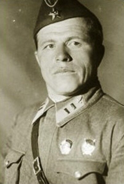 Герой Советского Союза штурман Душкин Иван Иванович.