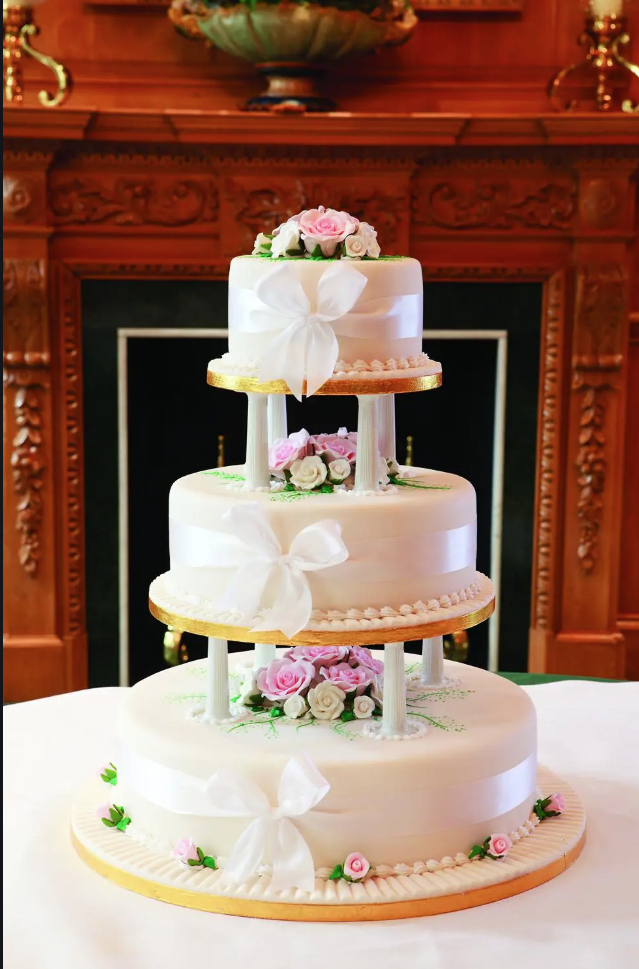 Свадебные торты (с украшениями)