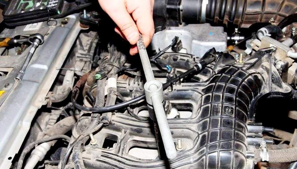 Торцовый свечной ключ с поперечиной