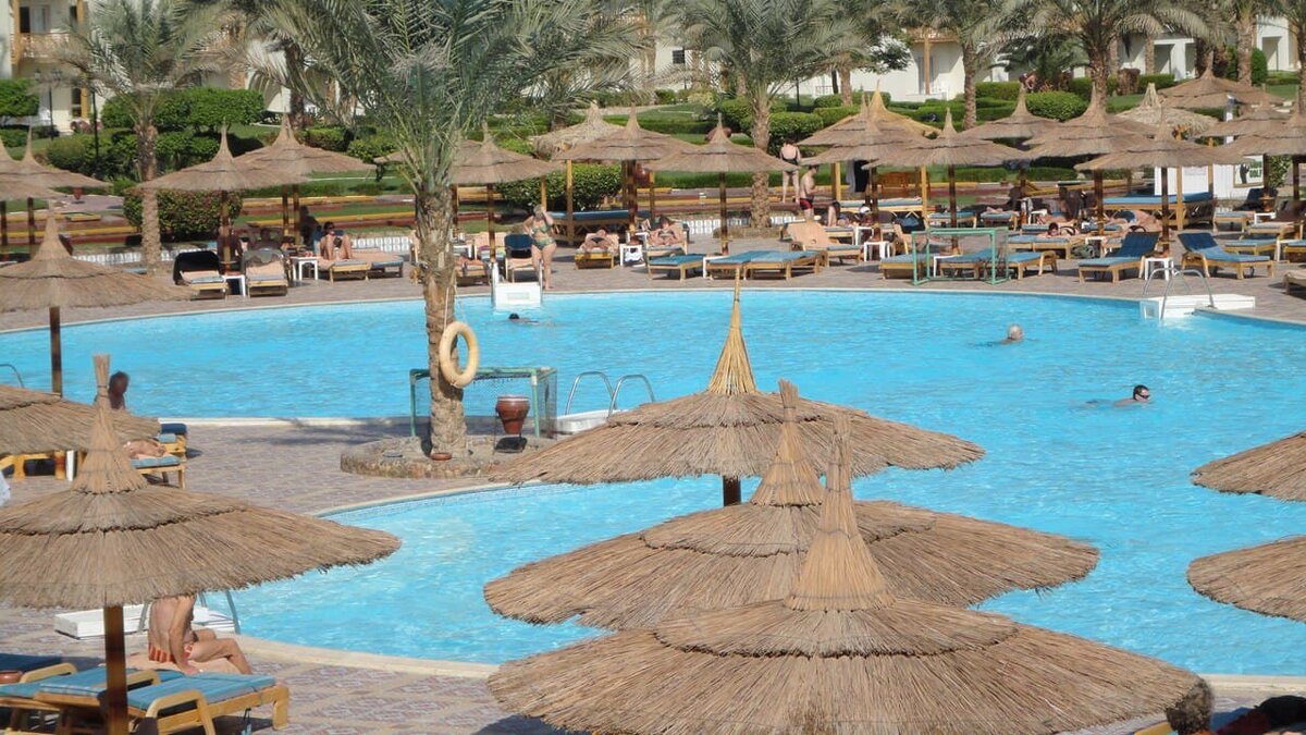 Территория отеля Dana Beach Resort 5 *