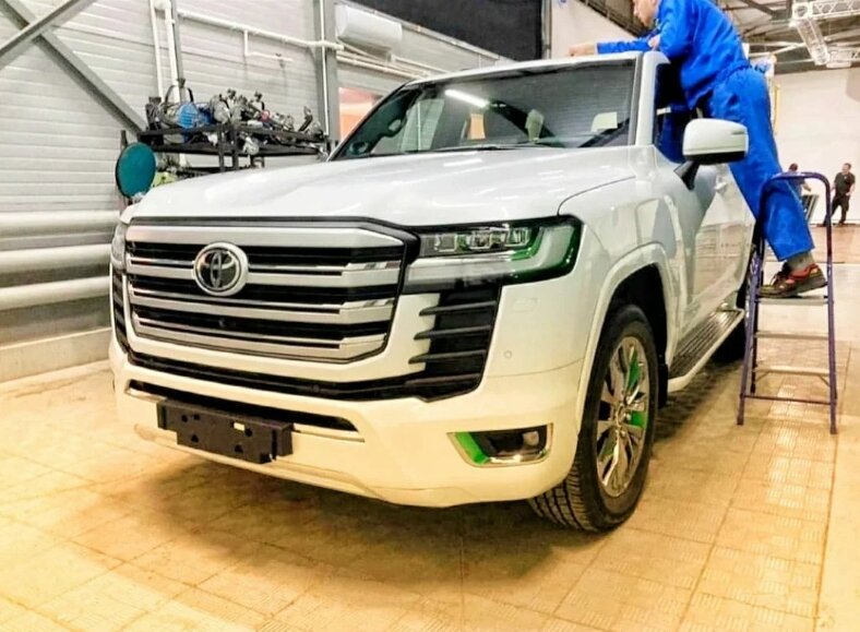 Toyota Land Cruiser 300