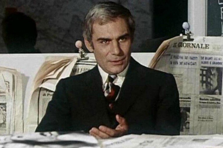 Джан Мария Волонте в фильме "Помести чудовище на первую полосу"