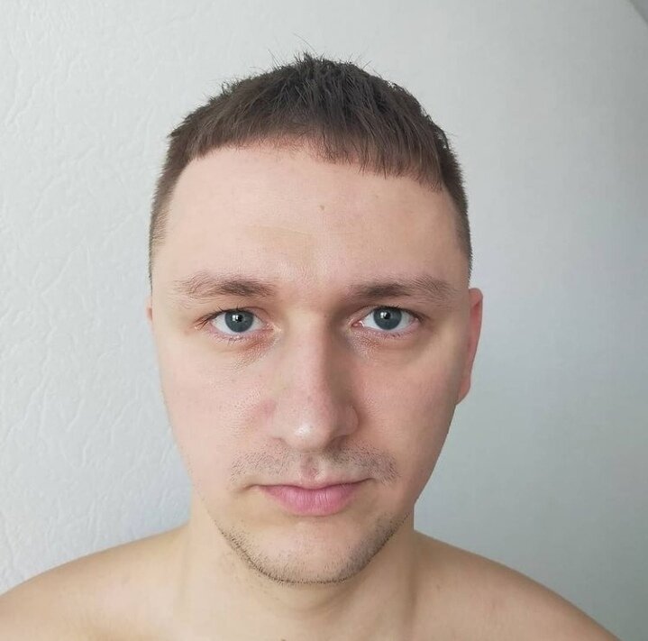 "довольный" клиент, стрижка 1500 р

Мы написали в тот же вечер претензию и нам вернули деньги.
У заведения был реальный шанс получить постоянного посетителя, но отсутствие элементарной этики общения с клиентом и того самого "сервиса" губит на корню любой бизнес. И такое безобразие происходит повсеместно!
.
Ни один салон не спасет ни маркетинг, ни реклама, ни УТП ни самый роскошный ремонт, до тех пор пока не будут отлажены все части механизма!