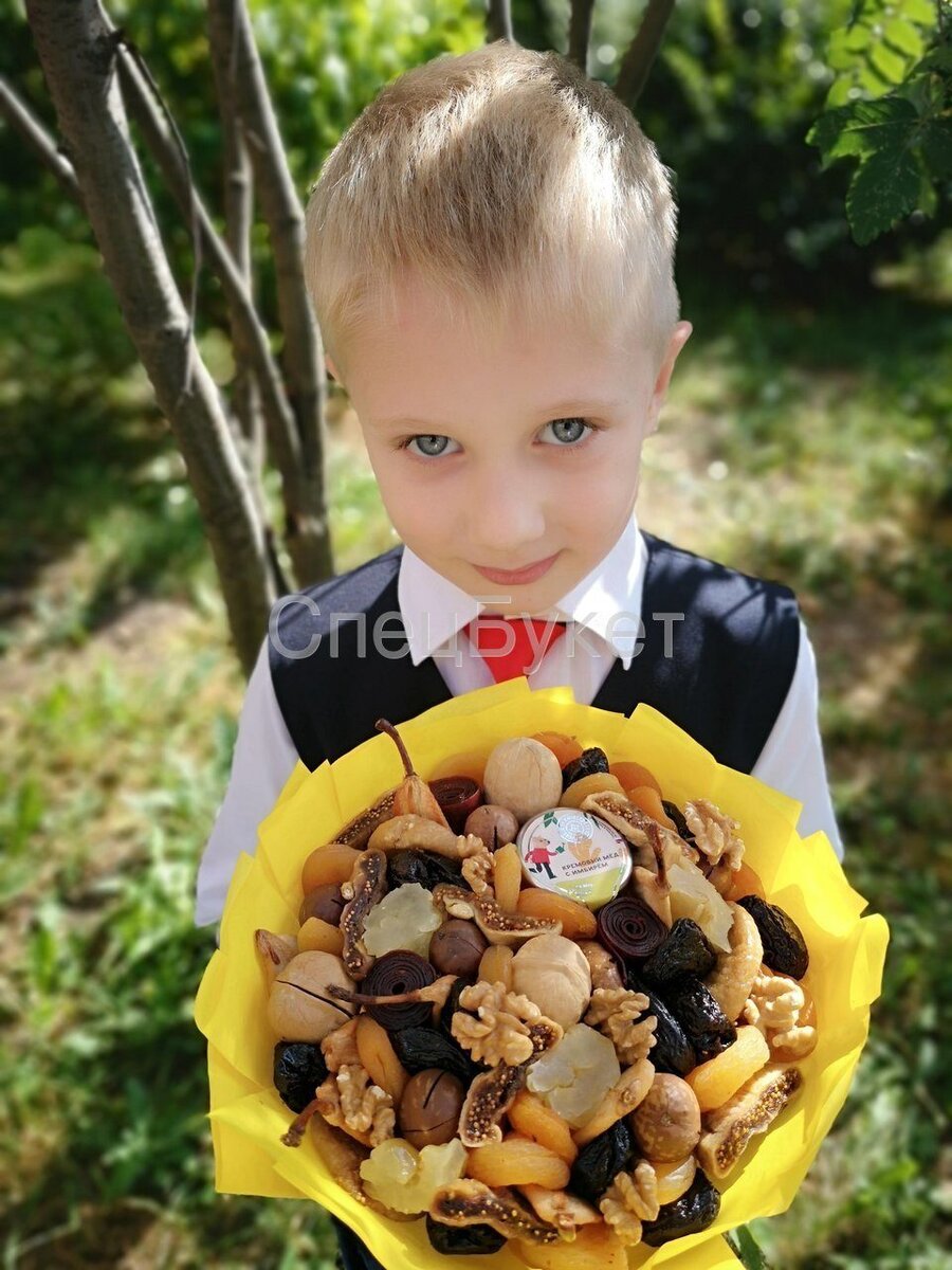 Съедобный букет в подарок ребенку