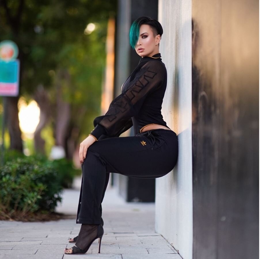 Источник изображения - https://www.instagram.com/zahraelise/?hl=ru