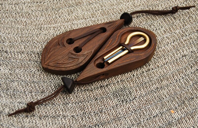 комус музыкальный инструмент алтайцев. инструменты алтайцев. комус варган музыкальный инструмент. топшуур музыкальный инструмент. музыкальные инструменты алтайцев.