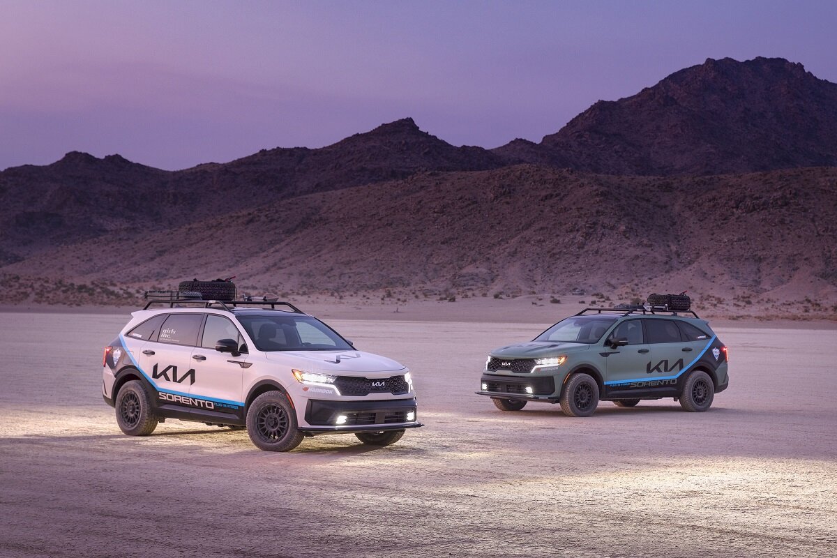 Автомобили получили защитную оклейку, повторяющую эксклюзивные цвета концепт-каров Zion и Yosemite 