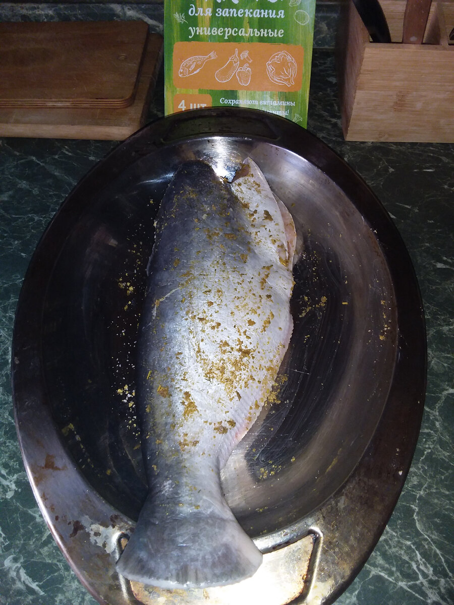 Добавляем специи для рыбы 