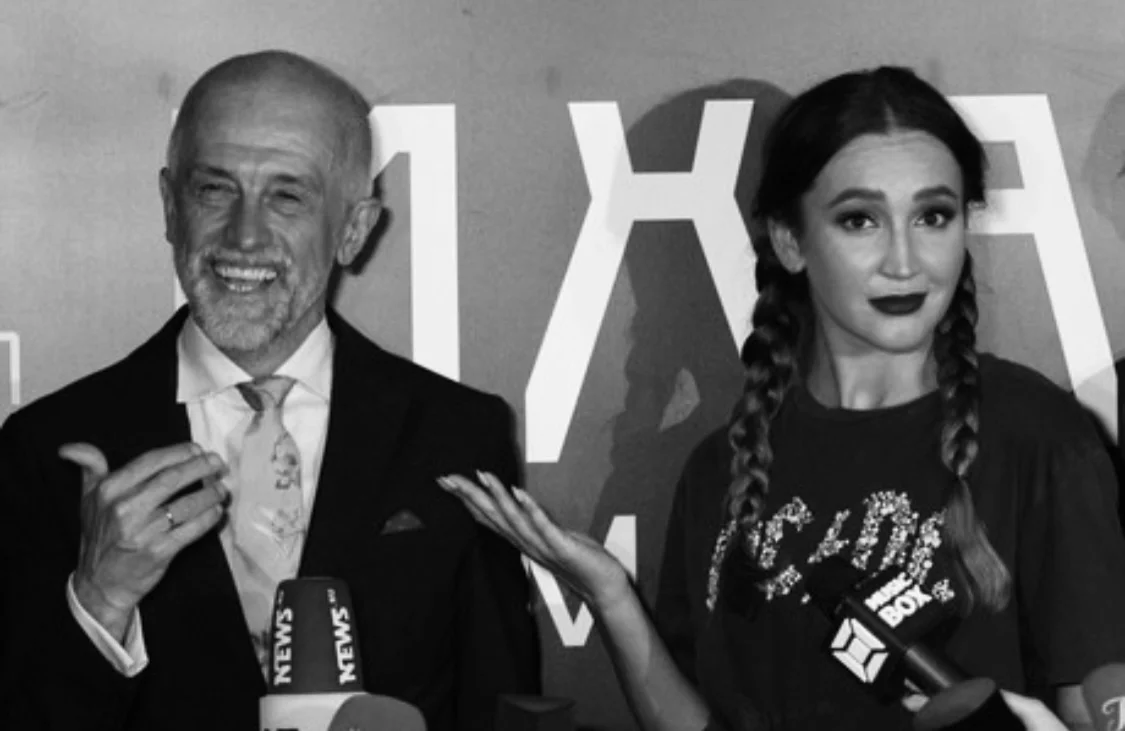 - Я знал! - Зато я не знала!