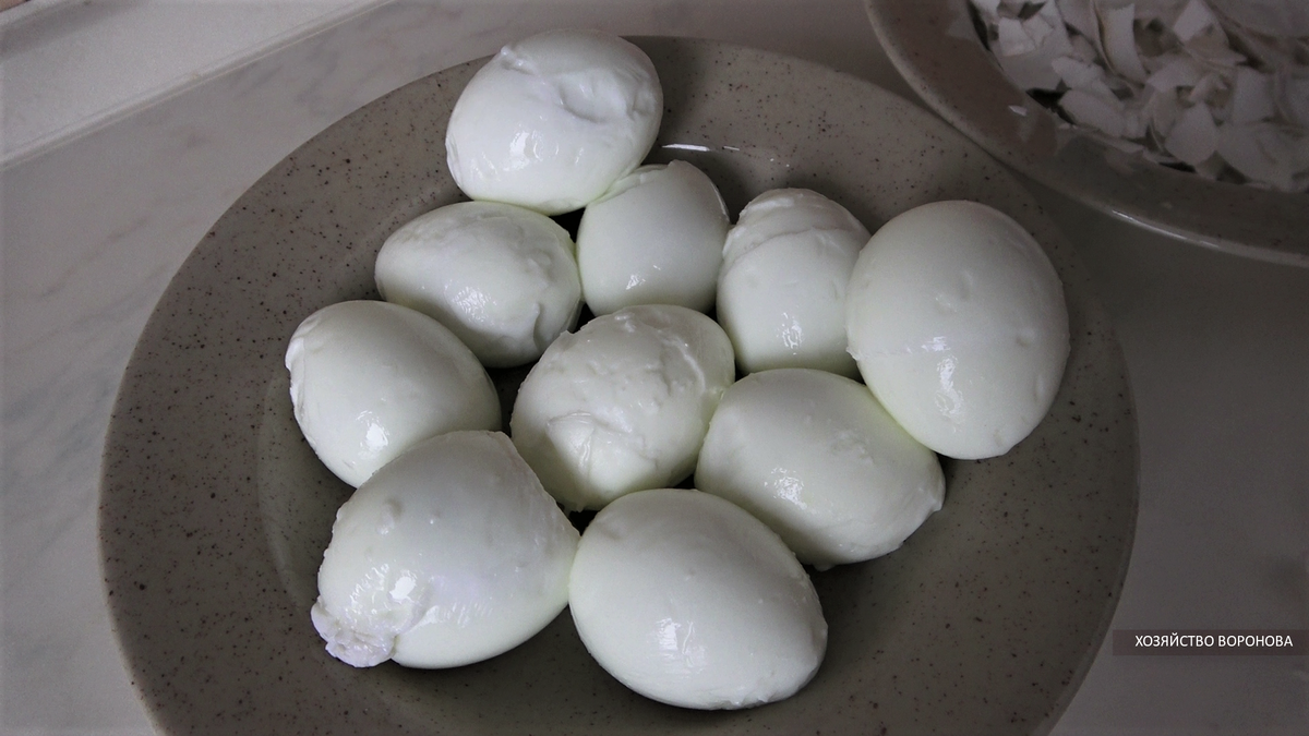 Яйца одно-двух дневные от домашних кур. Сварены вкрутую