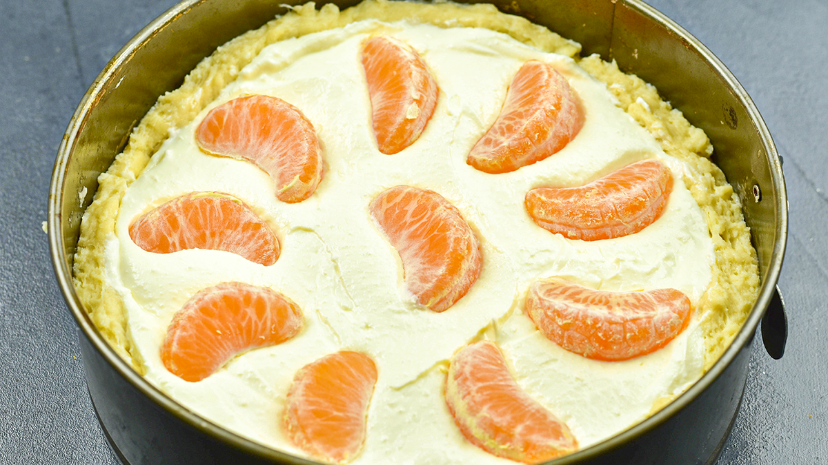 Пирог с мандаринами — вкусные рецепты в духовке, на сковороде
