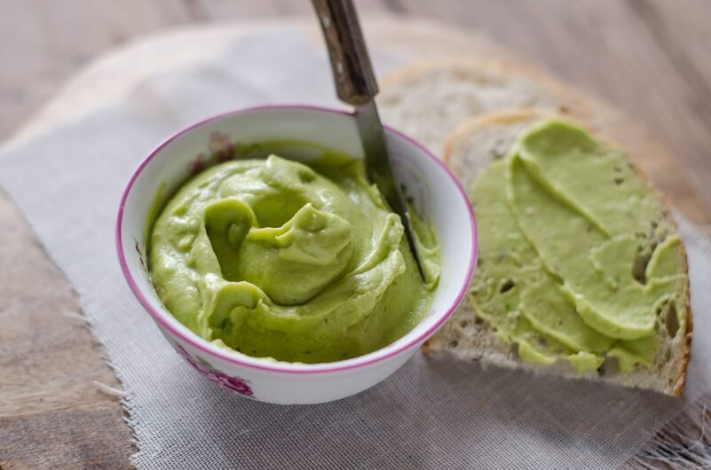 майонез постный авокадо. майонез соус с авокадо. крем из авокадо. майонез из авокадо. майонез соус с авокадо.