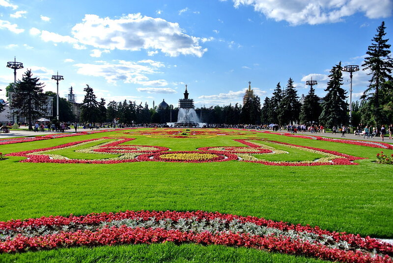 2010 год город москва. ВДНХ лица