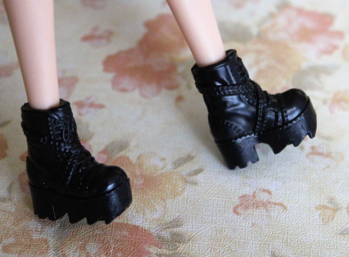 Barbie Fashionistas Doll 170, Rainbow Striped Top & Black Skirt ...