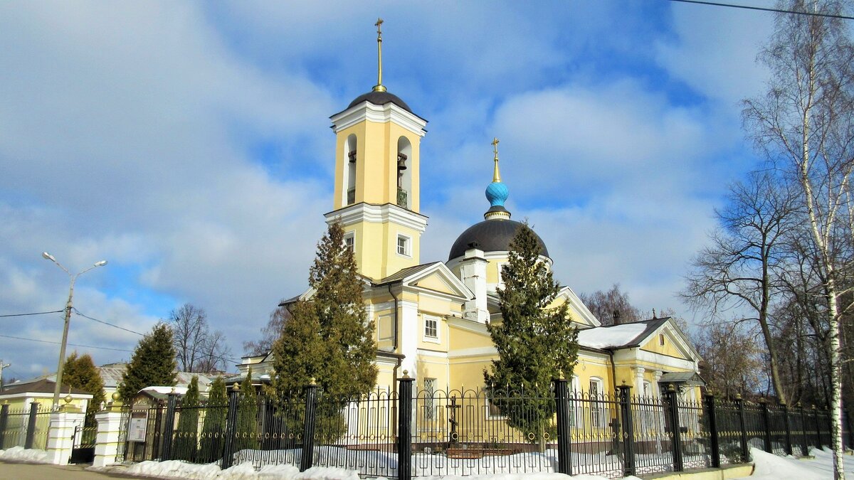 Церковь косьмы и дамиана в болшево. Церковь косьмы и дамиана в болшево. Храм космы и дамиана на маросейке. Храм в болшево. Храм косьмы и дамиана в болшево.