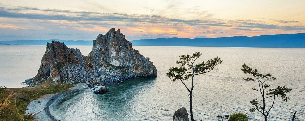 Мыс Бурхан, который также называют Скала Шаманка – один из символов Байкала