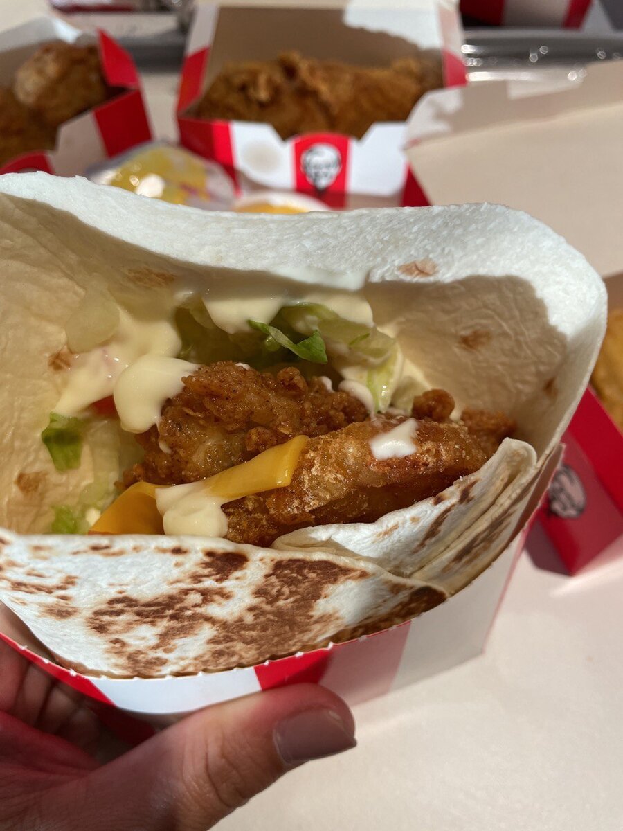 Бокс-мастер из KFC в РФ.