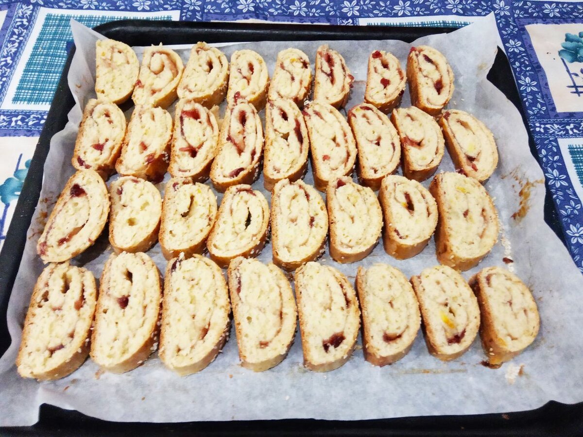 Печенье косичка с кунжутом