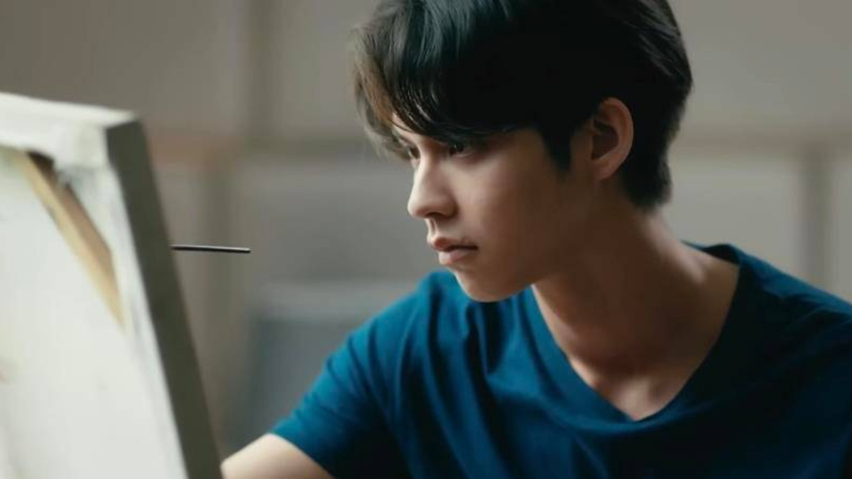 Но вообще он тут художник, так что рисующий!