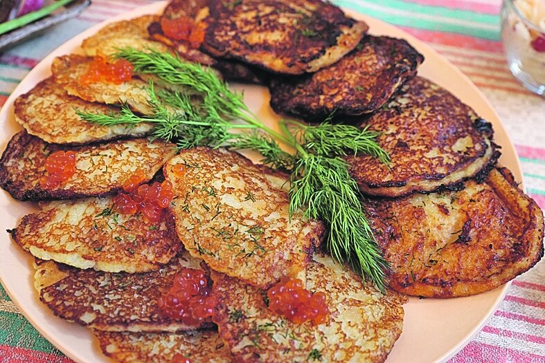 ... восемнадцати часов у плиты.