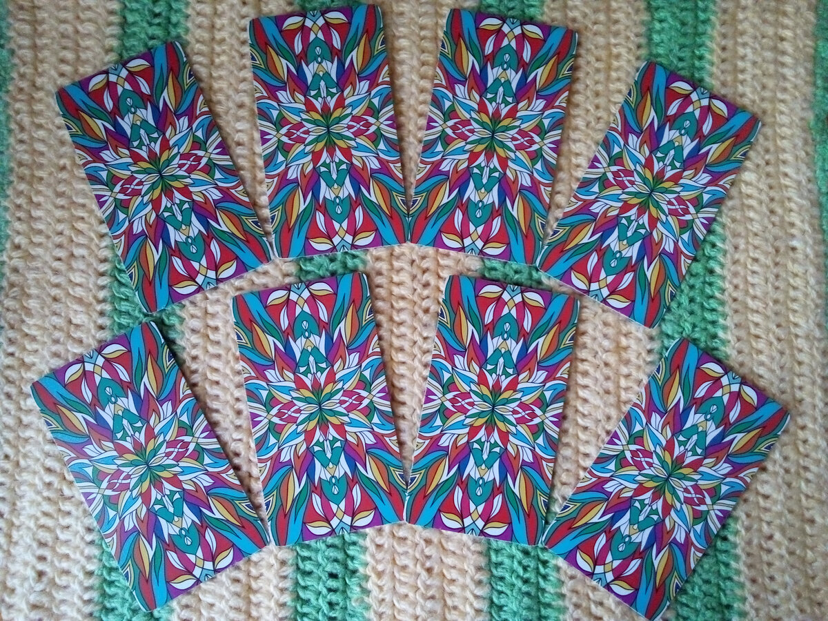 Восемь закрытых вариантов прогноза. Выбирайте свой слева-направо: верхний ряд- позиции 1-4, нижний ряд- позиции 5-8. Фото автора