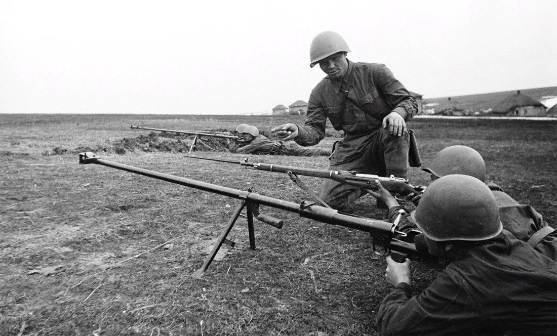 Противотанковый расчет (https://clck.ru/326fxb)